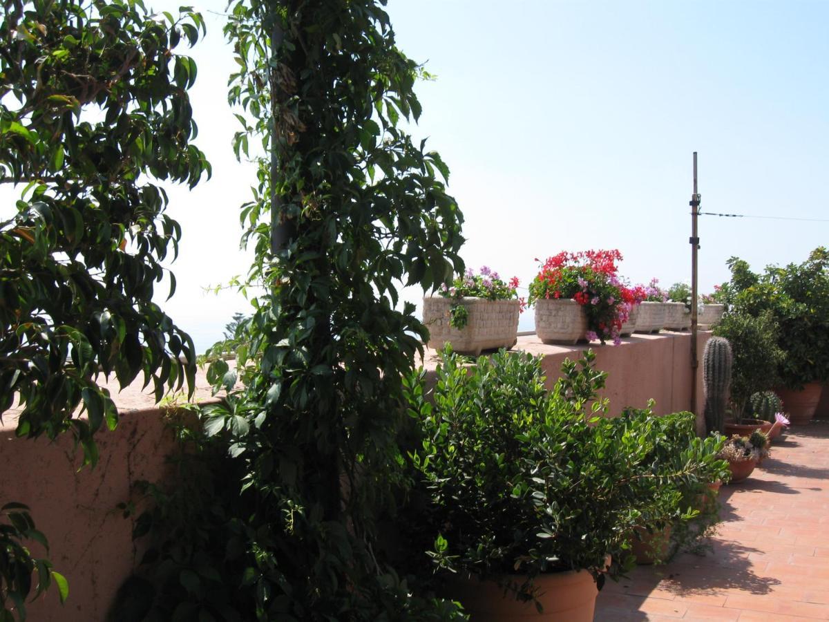 A Casa Di Tommy B&B Acireale Ngoại thất bức ảnh